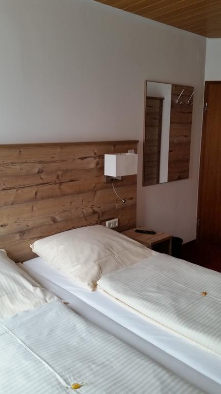 Hotel Alte Krone Тюбинген Номер фото