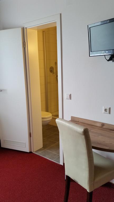 Hotel Alte Krone Тюбинген Номер фото