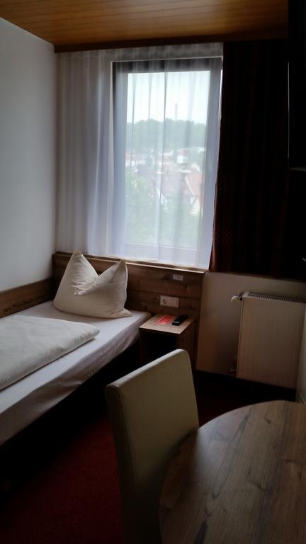 Hotel Alte Krone Тюбинген Номер фото