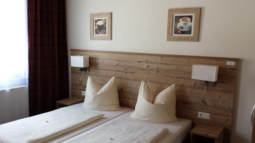 Hotel Alte Krone Тюбинген Номер фото