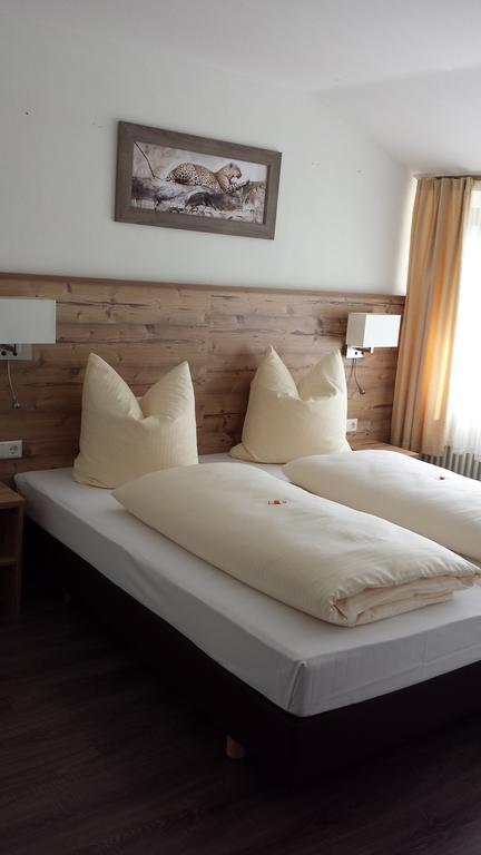 Hotel Alte Krone Тюбинген Номер фото