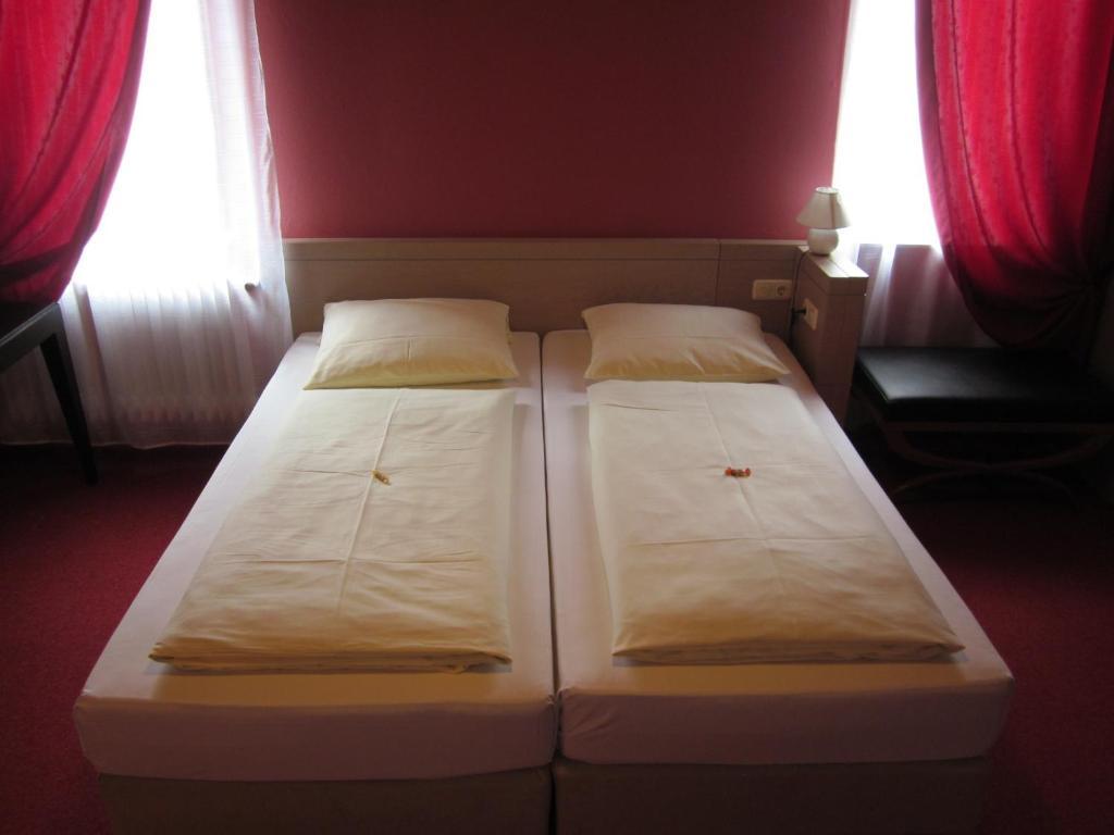 Hotel Alte Krone Тюбинген Номер фото